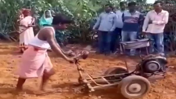 स्कूटर से बनाया छोटा ट्रैक्टर झारखंड के इस व्यक्ति ने कैसे किया यह कमाल जानिये