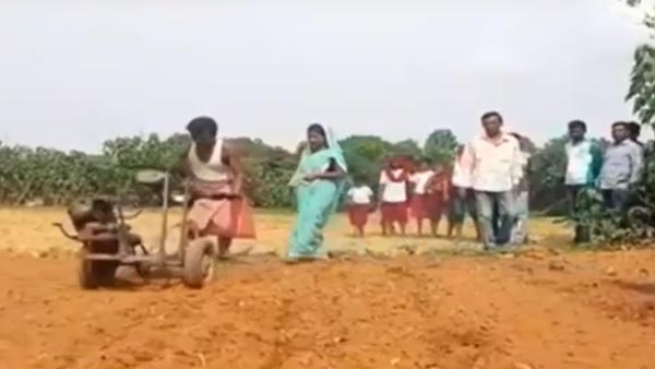 स्कूटर से बनाया छोटा ट्रैक्टर झारखंड के इस व्यक्ति ने कैसे किया यह कमाल जानिये