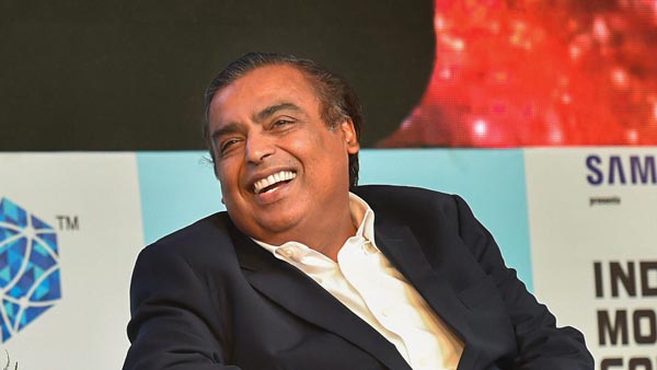 मुकेश अंबानी के पास है दुनिया की सबसे सुरक्षित कार, बम-गोली का भी नहीं होता असर