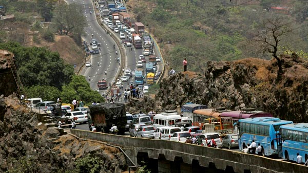 मोटर व्हीकल एक्ट के 63 कानून 1 सितंबर से होंगे लागू : नितिन गडकरी