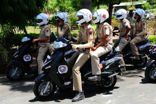 इन मोटरसाइकिलों से चोरों का पीछा करती हैं भारतीय पुलिस, हार्ले-डेविडसन से होंडा सीबीआर 250 तक है शामिल