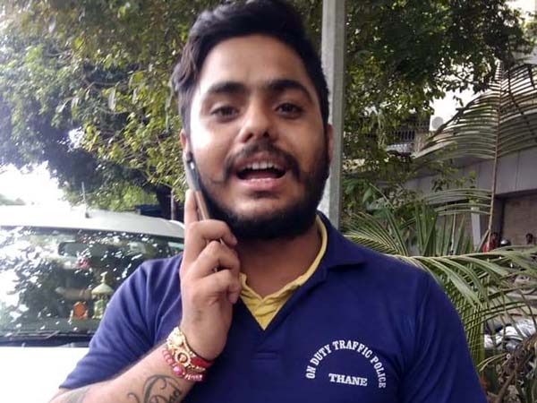नो-पार्किंग जोन में खड़े वाहनों से वसूलते थे अवैध तरीके से जुर्माना, पुलिस ने किया गिरफ्तार