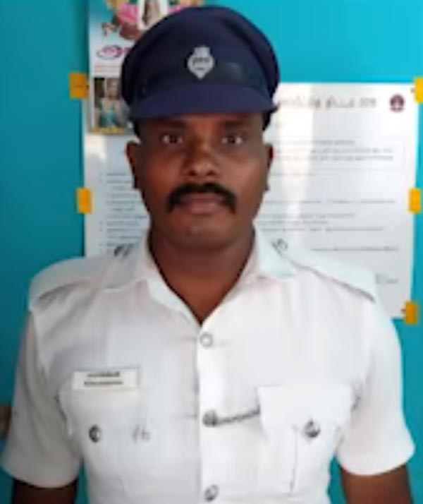 ट्रैफिक पुलिस ने बचाई साइकिल सवार बच्चे की जान, सोशल मीडिया पर हो रही है तारीफ