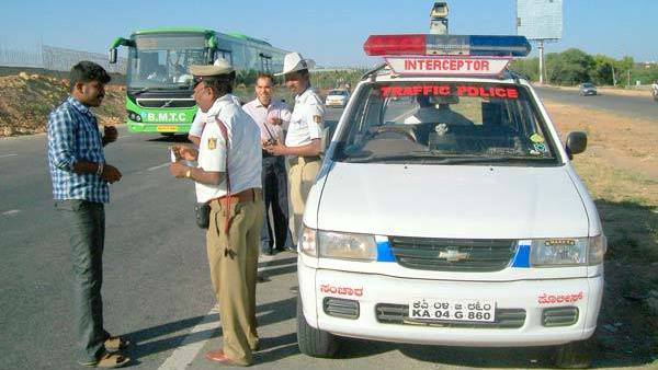 सिर्फ 100 रुपयें देकर भारी चालान से बच सकते है आप, जानिए क्या है तरीका