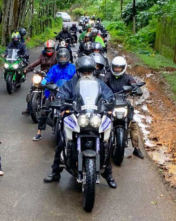 होंडा वीएफआर सुपरबाइक की सवारी कर सदगुरु बचाएंगे कावेरी नदी, 3,500 किलोमीटर की होगी यात्रा
