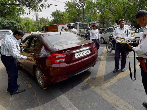 न्यू मोटर व्हीकल एक्ट दिल्ली पुलिस डबल फाइन आर्डर ट्रैफिक जुर्माना