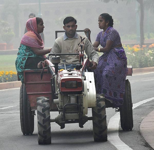 ऑस्ट्रेलिया में भारतीय दम्मपत्ती ने भरा 66,000 रुपयें से अधिक का चालान, कर रहे थे ट्रिपल राइडिंग