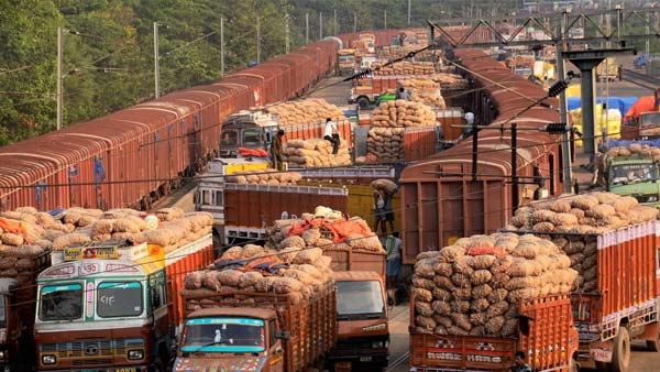 न्यू मोटर व्हीकल एक्ट 2019: ट्रैफिक फाइन ट्रक ड्राइवर लुंगी बनियान पहनना मना उत्तरप्रदेश जुर्माना 2000 रुपयें