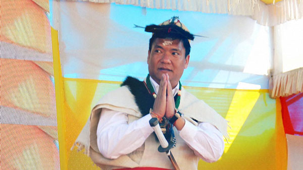 यह मुख्यमंत्री कर रहा रहा रॉयल एनफील्ड बाइक की सवारी, जाने क्या है वजह