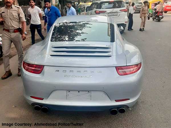 सबसे बड़ा ट्रैफिक फाइन: अहमदाबाद में पोर्शे 911 पर 9.8 लाख रुपयें जुर्माना