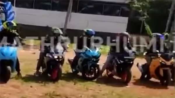 बस ड्राइवर कर रहा था खतरनाक स्टंट, पुलिस ने हिरासत में लेकर रद्द किया लाइसेंस