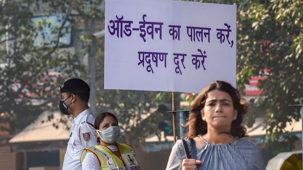दिल्ली की हवा फिर हुई जहरीली, सीएम केजरीवाल ऑड-इवन स्कीम को बढ़ाने पर कर रहे विचार