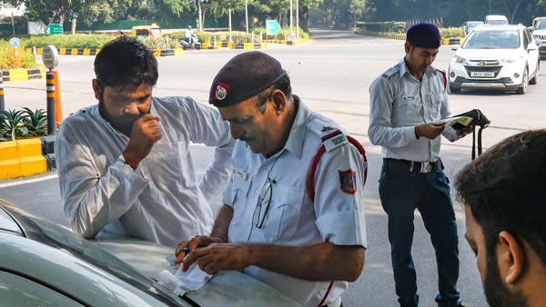 दिल्ली की हवा फिर हुई जहरीली, सीएम केजरीवाल ऑड-इवन स्कीम को बढ़ाने पर कर रहे विचार