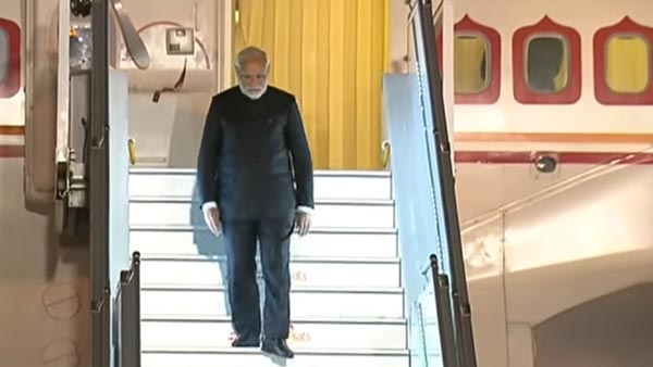 टोयोटा लैंड क्रूजर बनी पीएम मोदी की नई सवारी, पिछले पांच सालों में बदली है चार कारें