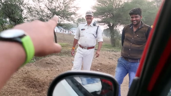 ये है दुनिया की सबसे छोटी सैंट्रो कार, पुलिस वालों ने भी की इस मॉडिफाइड कार की तारीफ