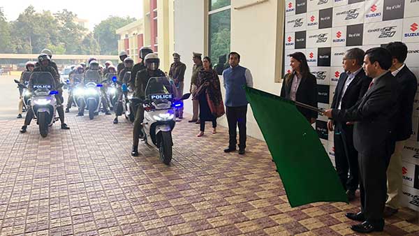 गुरुग्राम पुलिस बाइक10 सुजुकी जिक्सर एसएफ 250 फोटो
