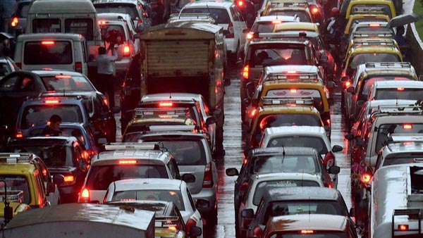 मुंबई में 293 पुराने वाहनों को सड़क से हटाया गया, जाने क्या है वजह