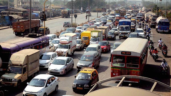 मुंबई में 293 पुराने वाहनों को सड़क से हटाया गया, जाने क्या है वजह