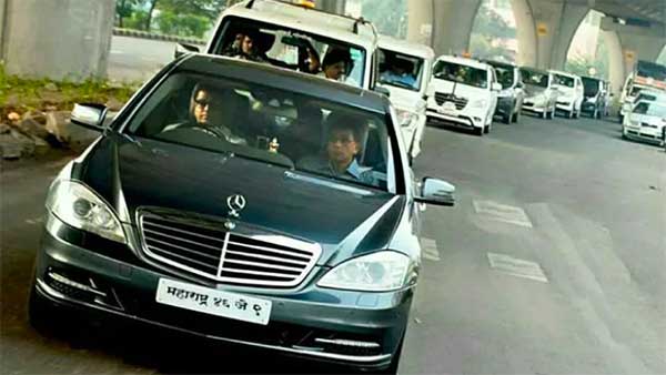 ठाकरे परिवार के पास हैं ये लग्जरी गाड़ियां, देखें तस्वीरें