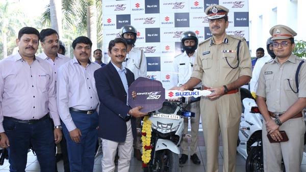 अब सूरत पुलिस करेगी सुजुकी की बाइक से शहर की निगरानी, कंपनी ने भेंट की पांच जिक्सर एसएफ 250 बाइक