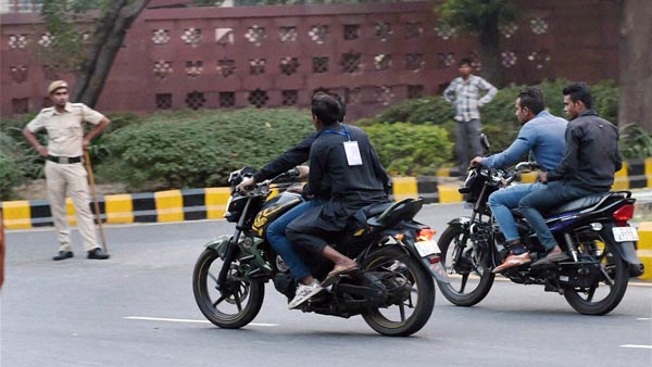 अब मोटरसाइकिल पर रियर-व्हील कवर होगा अनिवार्य, केंद्र सरकार ने किया मोटर वाहन एक्ट में संशोधन