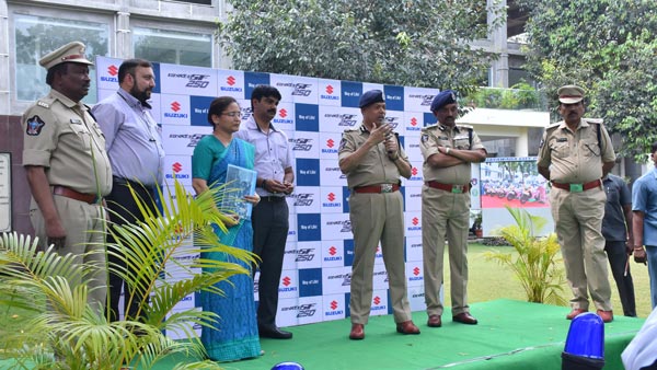 अब विजयवाड़ा पुलिस करेगी सुजुकी बाइक से शहर की निगरानी, कंपनी ने भेंट की पांच जिक्सर एसएफ 250