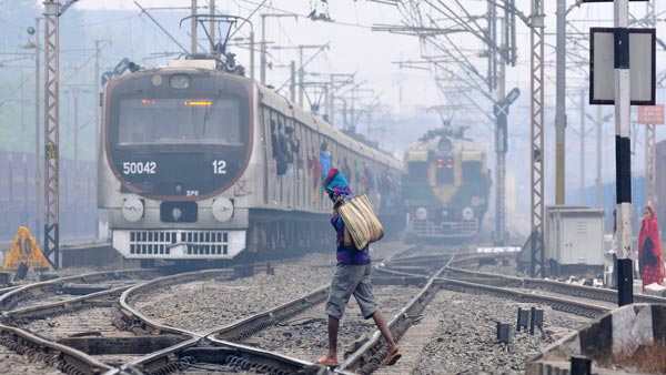 ट्रेन के इंजन में कितने सिलेंडर होते हैं और कितने सीसी का होता है?