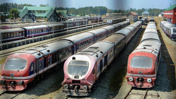ट्रेन का डीजल इंजन अधिकतम कितनी बोगी खींच सकता है