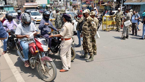 कोरोना वायरस लॉकडाउन नॉएडा पुलिस 1700 वाहन चालान जानकारी