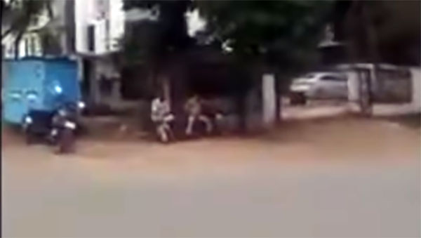 कोरोना लाॅकडाउन: स्कूटर चलाते हुए बनाया वीडियो, कहा- बाहर आकर लें राइड का मजा, हुआ गिरफ्तार