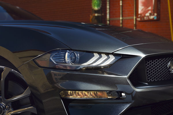 Ford Mustang ने पुरे किए 56 साल, दुनियां की बेस्ट सेलिंग स्पोर्ट्स कार का मिला खिताब