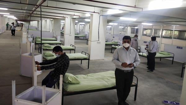 कोरोना लॉकडाउन: महिंद्रा ने बनाया 1 लाख से अधिक फेसशील्ड और मास्क