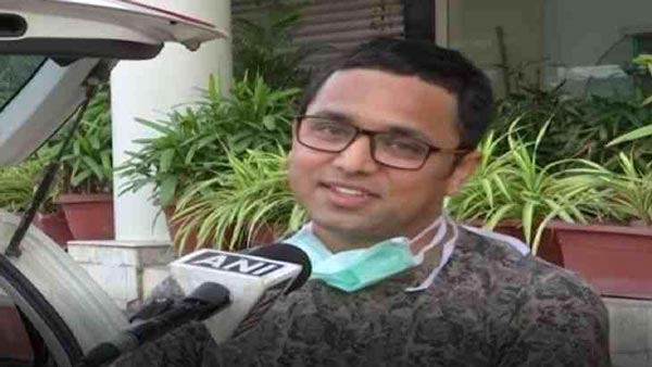 परिवार को कोरोना वायरस से बचाने के लिए डॉक्टर ने कार को बनाया आशियाना, देखें तस्वीरें