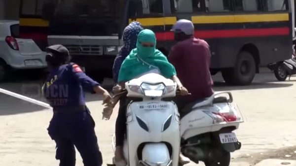 कोरोना लॉकडाउन महाराष्ट्र: लड़कियां लॉकडाउन उल्लंघना पुलिस अरेस्ट स्कूटी जब्त जानकारी