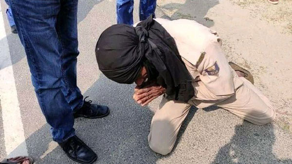 अफसर ने ड्यूटी पर लगे होम गार्ड का किया अपमान, पास मांगने पर करवाई उठक बैठक, देखें वीडियो