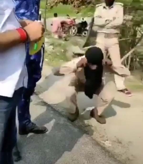 अफसर ने ड्यूटी पर लगे होम गार्ड का किया अपमान, पास मांगने पर करवाई उठक बैठक, देखें वीडियो