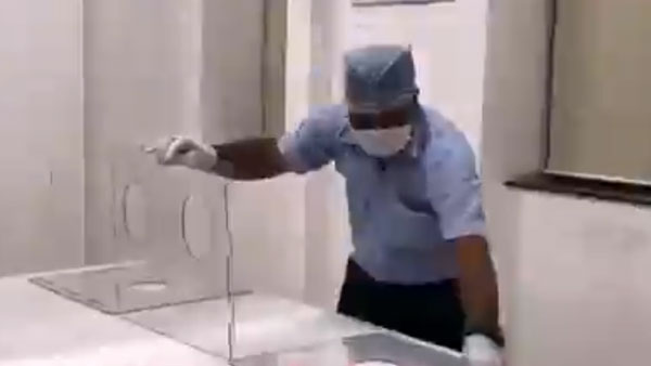 कोरोना इफेक्टः महिंद्रा एंड महिंद्रा ने चिकित्सा कर्मियों के लिए बनाईं 80,000 से ज्यादा फेस शील्ड