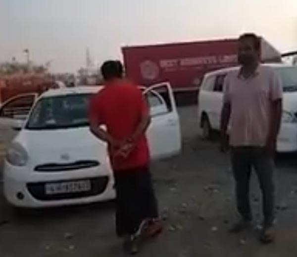 कोरोना लॉकडाउन कर्नाटक दो व्यक्ति गुजरात में फंसे निसान माइक्रा कार जानकारी