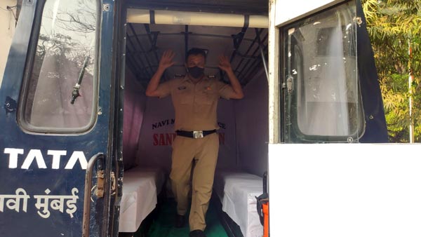 कोरोना महामारी: मुंबई पुलिस वैन सैनिटाईजेशन यूनिट