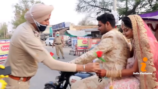 रॉयल एनफील्ड बाइक पर सवार होकर जा रहा था नवविवाहित जोड़ा, पुलिस ने रोका, जानें फिर क्या हुआ...