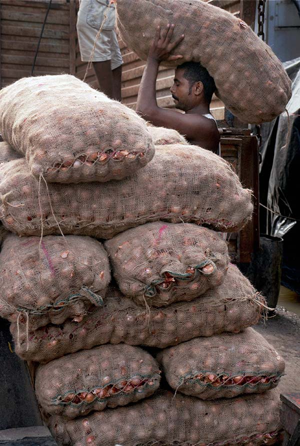 लॉकडाउन में अपने घर पहुंचने के लिए एक व्यक्ति ने अपनाया यह तरीका, खर्च के किए 3 लाख से ज्यादा रुपये