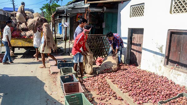 लॉकडाउन में अपने घर पहुंचने के लिए एक व्यक्ति ने अपनाया यह तरीका, खर्च के किए 3 लाख से ज्यादा रुपये