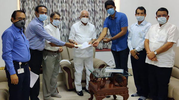 टोयोटा स्वास्थ्य कर्मचारियों के लिए पीपीई किट थर्मल स्कैनर दान जानकारी