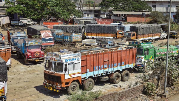 एआईएमटीसी ने ईंधन की कीमतों को कम करने की मांग की, टोल वसूली में छूट की भी मांग