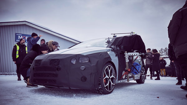 Hyundai i20N Teaser: हुंडई ने आई20एन का टीजर किया जारी, बर्फ में दिखा रही ताकत