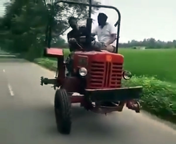 आनंद महिंद्रा ट्रैक्टर विडियो ट्विटर पर तारीफ़ जानकारी