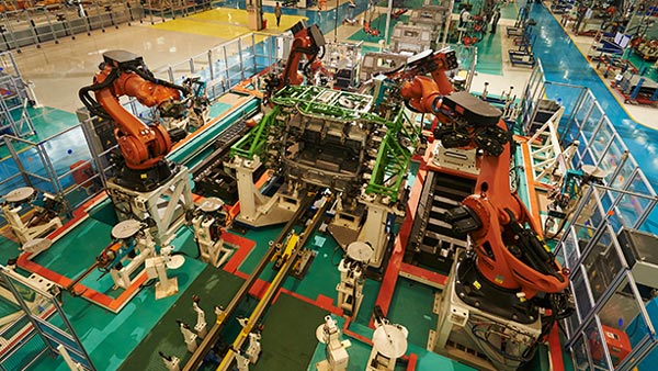 Ashok Leyland Restart Operations: अशोक लेलैंड ने देश के सभी प्लांट में शुरू किया उत्पादन
