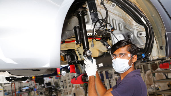 BMW Restarts Operation: बीएमडब्ल्यू ने अपने चेन्नई प्लांट में उत्पादन किया शुरू, सुरक्षा का खास ख्याल