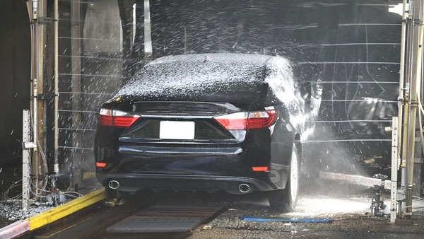 Car Sanitisation Business In India: कोरोना के चलते दिल्ली में वाहन सेनेटाइजेशन बना नया बिजनेस