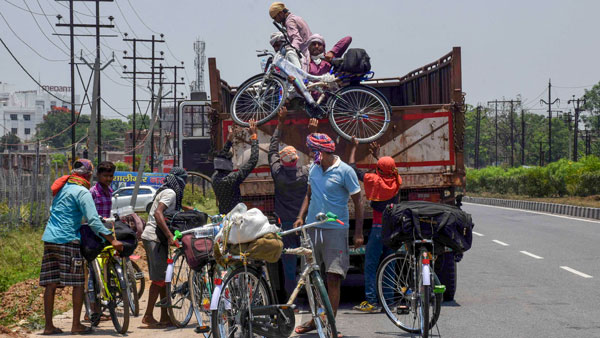 Migrants Tricked Into Selling Off Cycles: प्रवासी मजदूरों की धोखे से साइकिल खरीदने की कोशिश